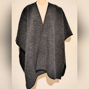 Elegant Black and Gray Women's Fleece Wrap